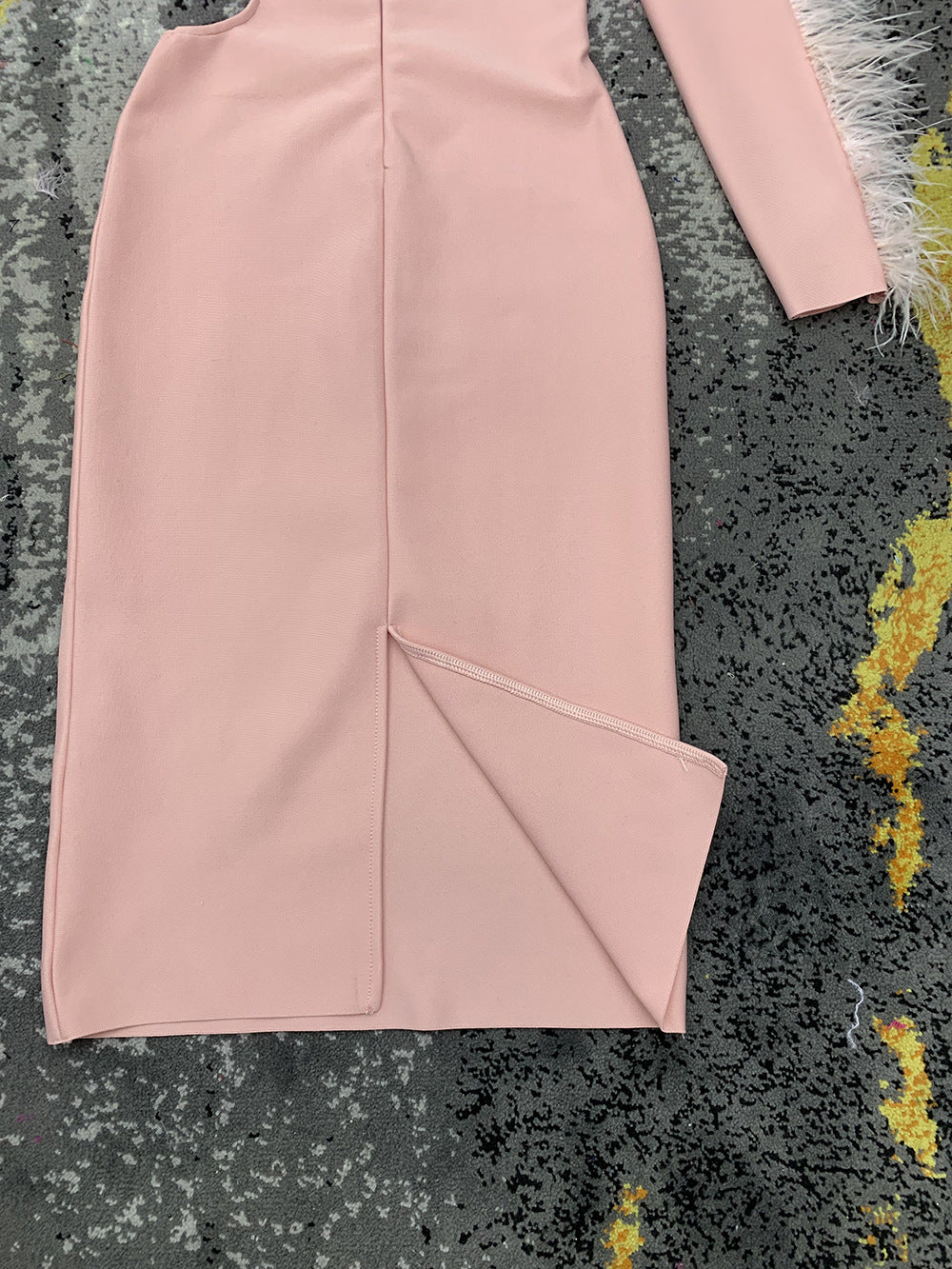 Sexy One-Shoulder Hollow Feather Dress Pink Slim Midi Dress
