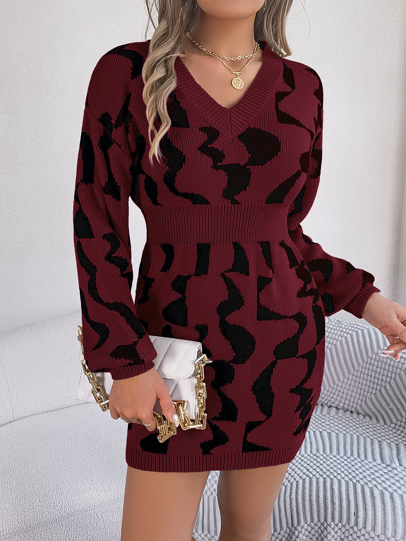 V-neck contrast color long-sleeved waist-hugging sweater dress